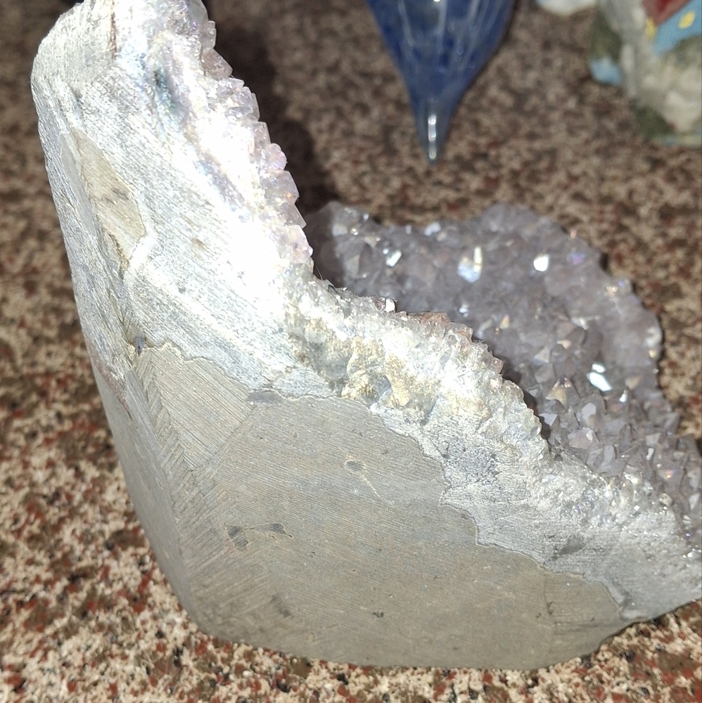 Sparkling Crystal Geode - Picture 5 of 6